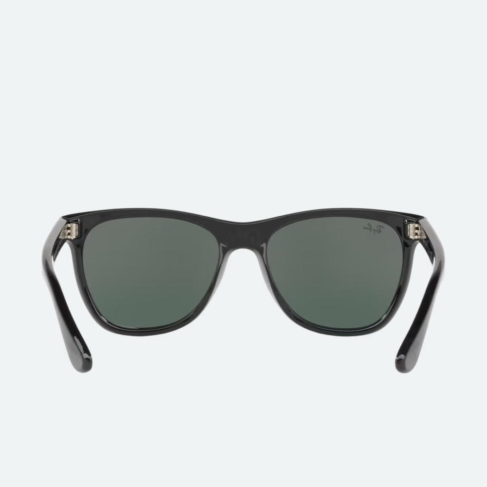 Ray-Ban Wayfarer RB4184 Unisex Sunglasses in Black - Picture 4 of 6